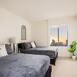 Sd Dazzling Apt Sleeps 6