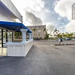 Pacific Inn y Suites Hotel