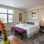 Next To San Diego Downtown - Cali King Size Studio