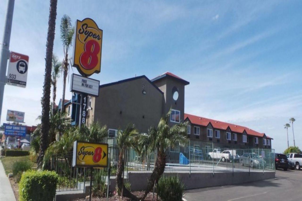Super 8 By Wyndham San Diego/imperial 2*