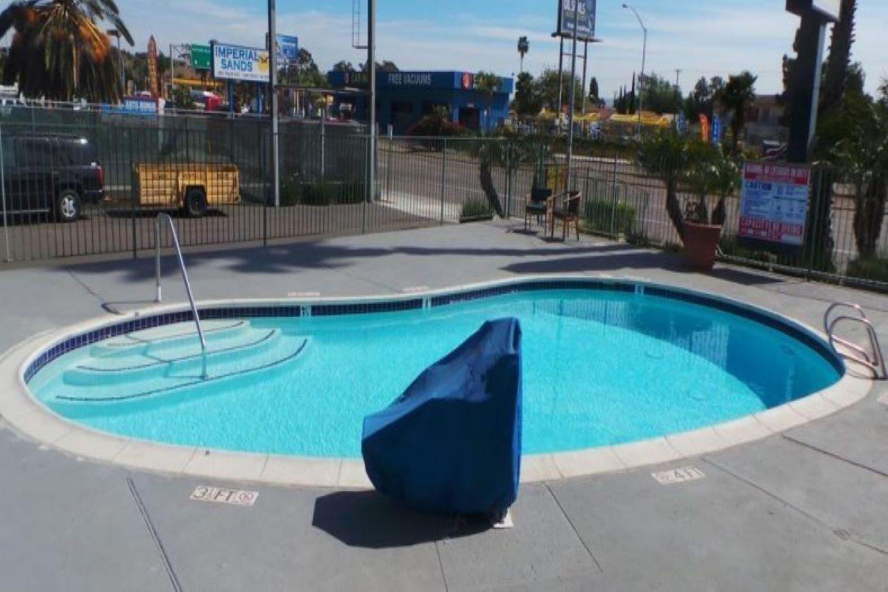 Super 8 By Wyndham San Diego/imperial 2*