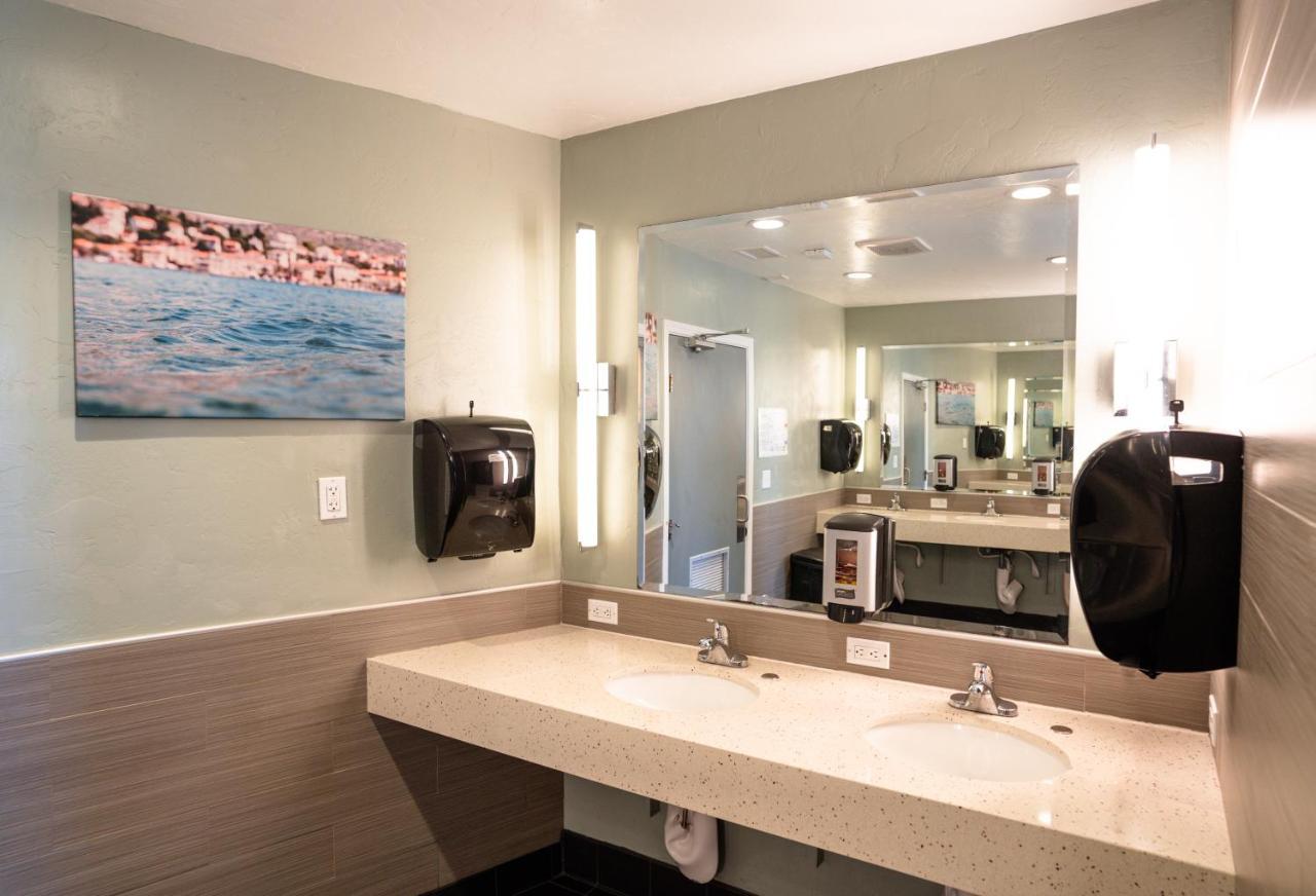 California Dreams - Ocean Hostel