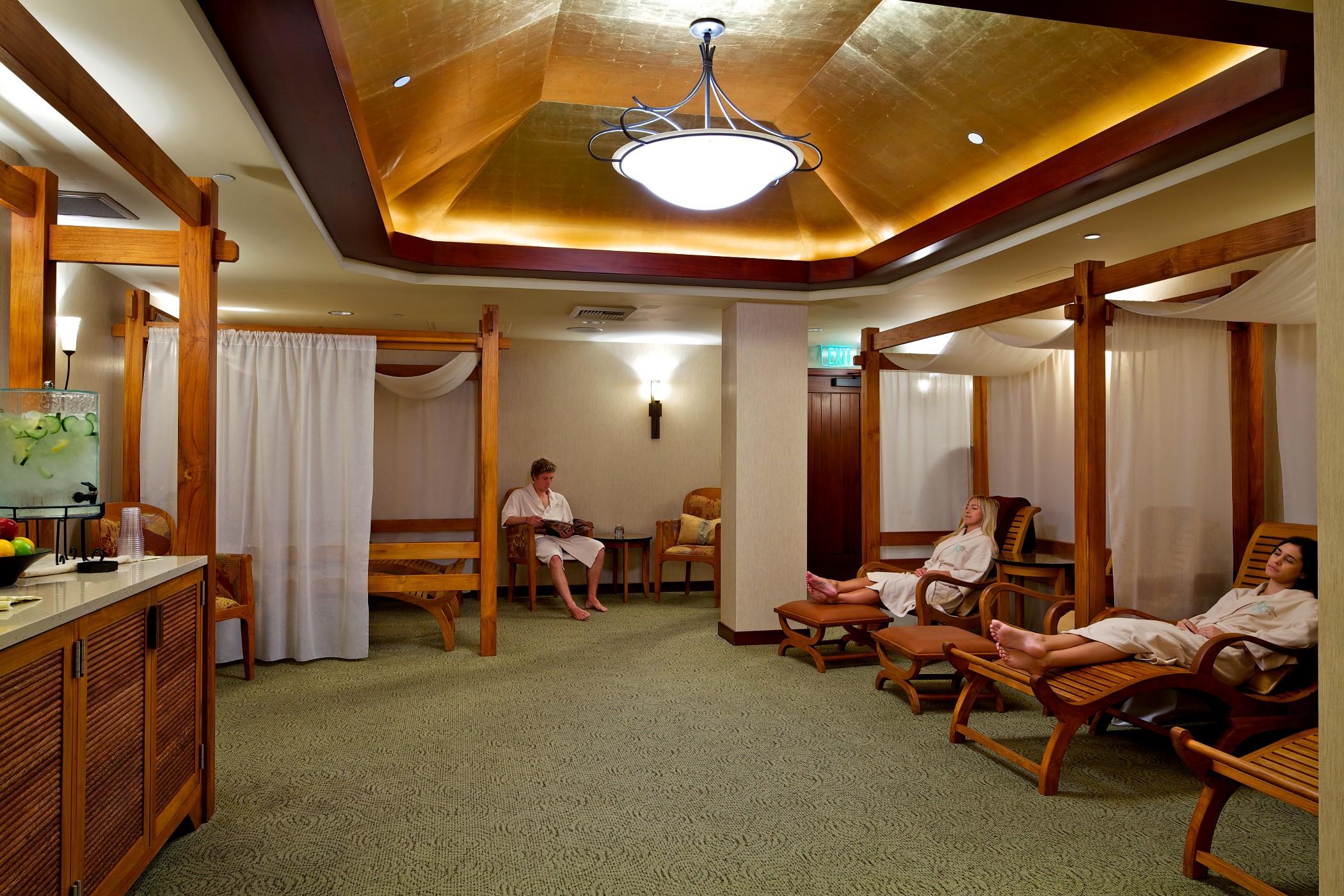Catamaran And Spa Hotel