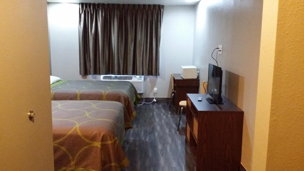 Super 8 By Wyndham San Diego/imperial Motel