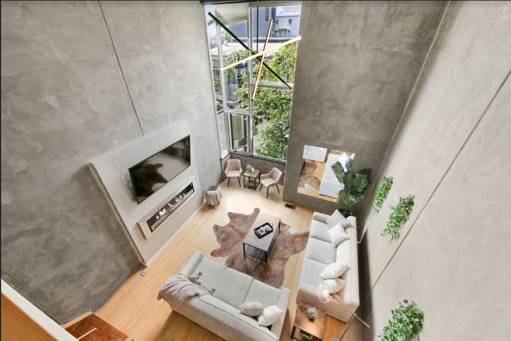 New York Style Penthouse In The Heart Of The