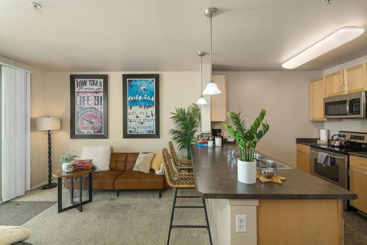 Apartment Gaslamp Cozy With Free Parking, Pool, Hot Tub San Diego