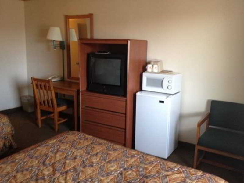 Super 8 By Wyndham San Diego/imperial 2*