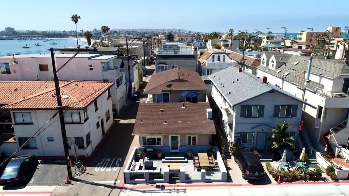 3bed 2bath Steps To The In Mb Apartamento