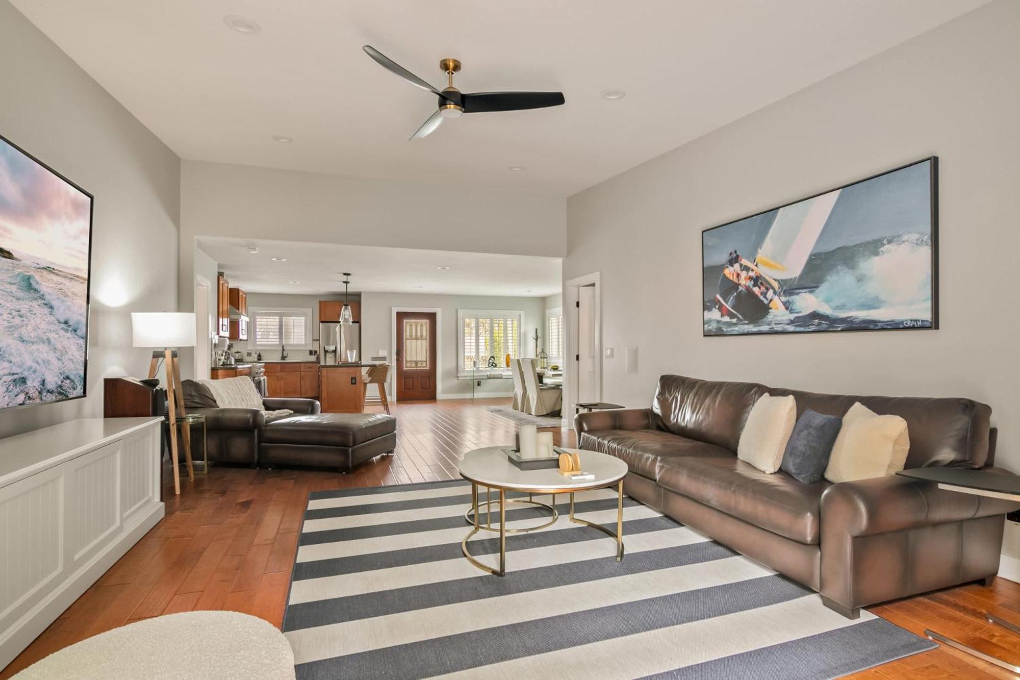 Cozy 3br Steps To Dining & Attractions Holiday home