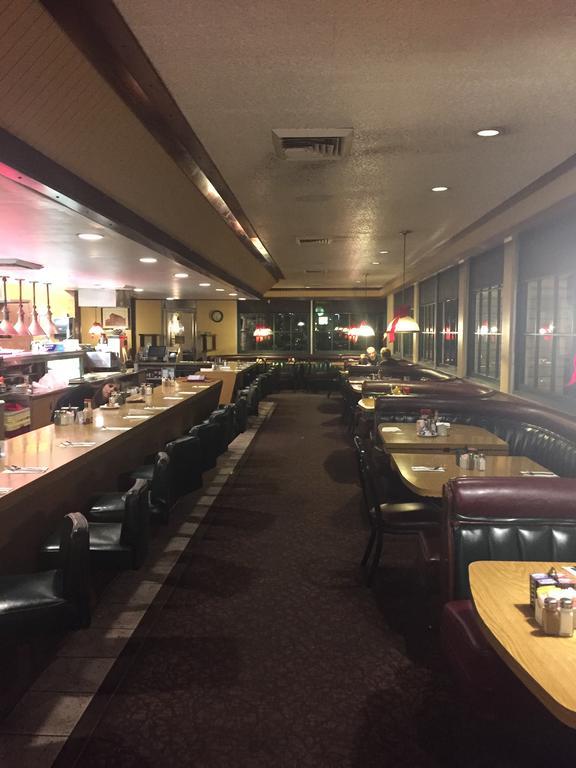 Mission Valley Hotel 3*