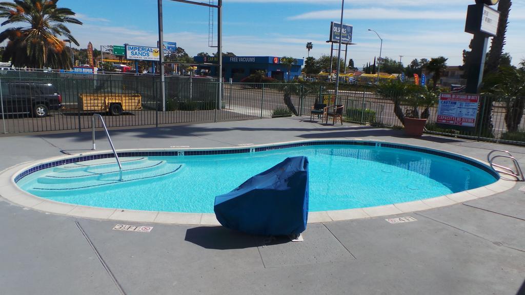 Super 8 By Wyndham San Diego/imperial 2*
