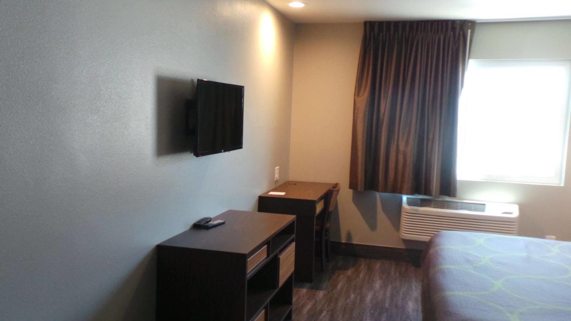 Super 8 By Wyndham San Diego/imperial San Diego