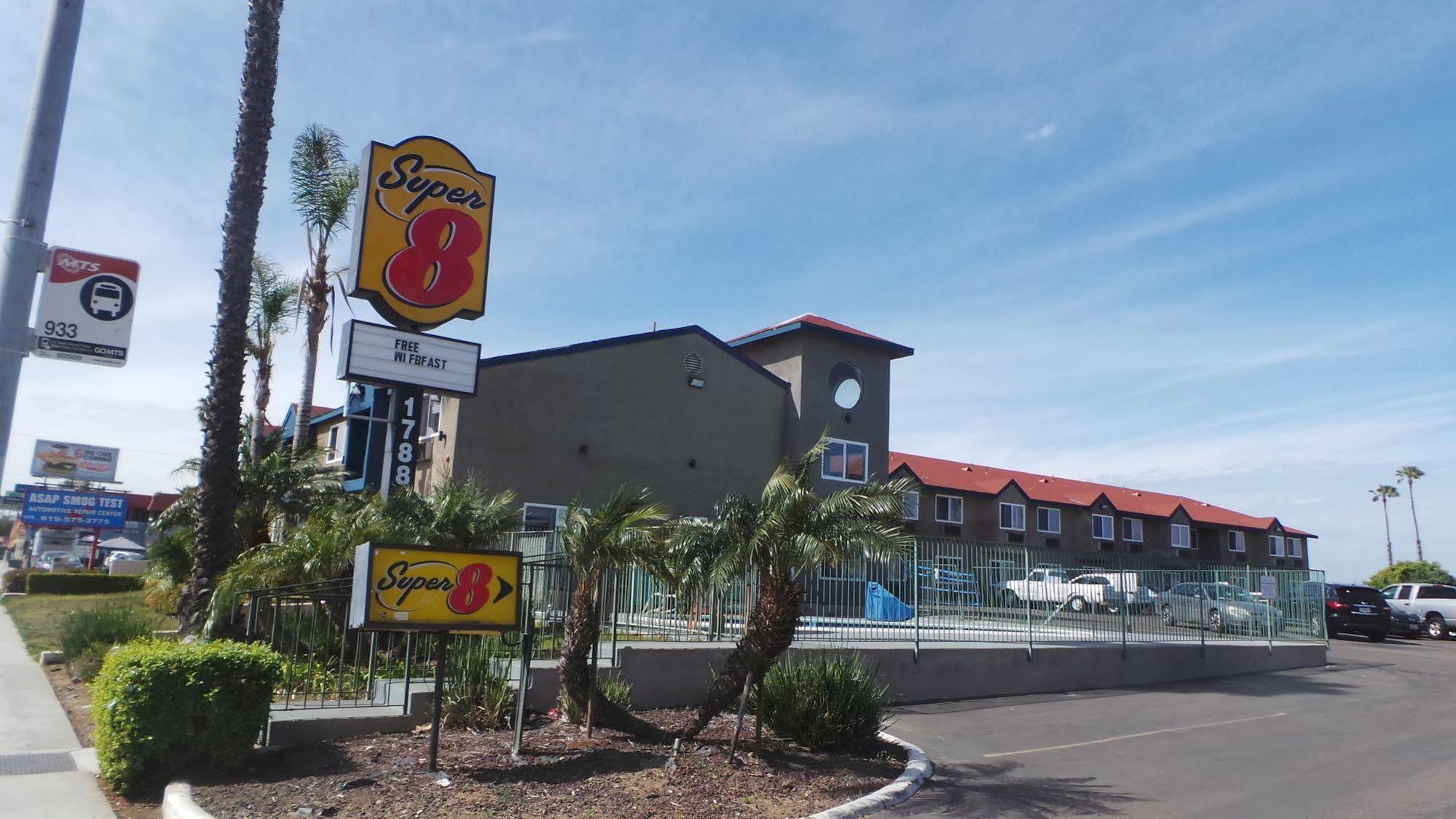 Super 8 By Wyndham San Diego/imperial 2*