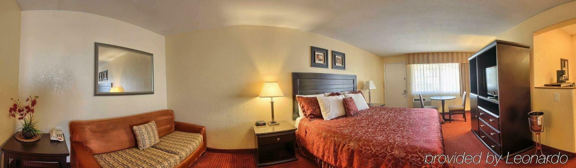 Pacific Y Motel 2*
