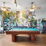 Hi San Diego Downtown Hostel