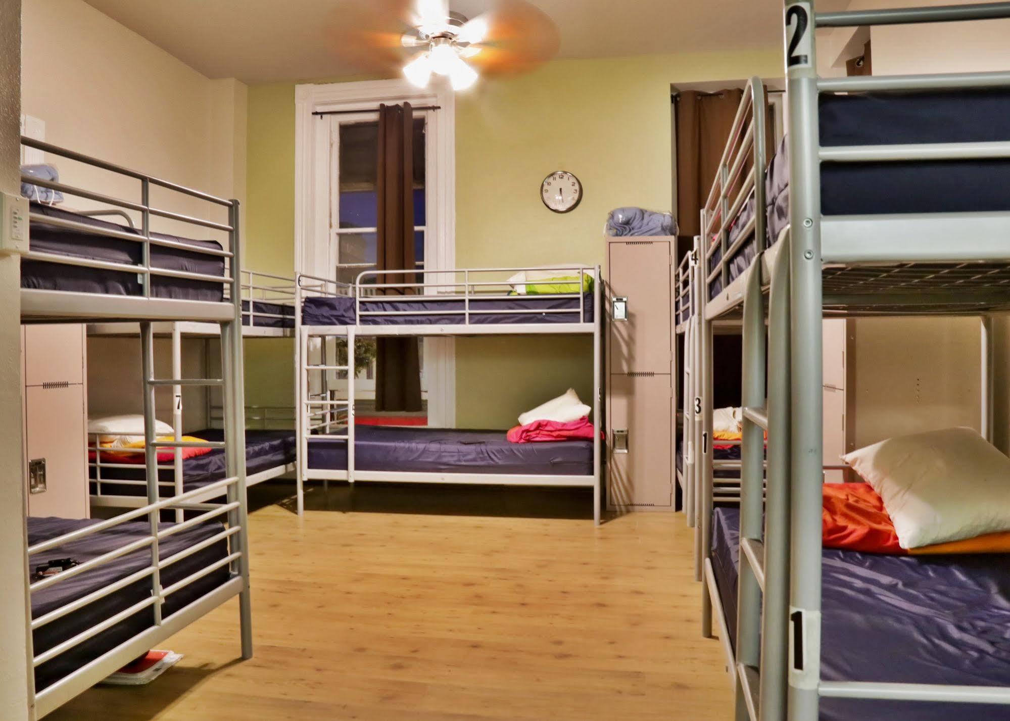Hi San Diego Downtown Hostel *