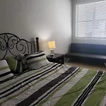 Yes It\'S Right 2 Suites And 3 Bath In The Heart Of San Diego Fb2