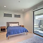 Chic San Diego Abode Rooftop Balcony And Bay Views!