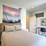 Chic San Diego Abode Rooftop Balcony And Bay Views!