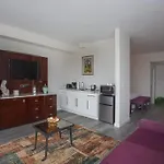 Cali King Size One Bedroom Luxurious Suite In Dtsd