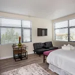 Next To San Diego Downtown - Cali King Size Studio