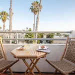 10 Min From Belmont Park - Sleeps 28 By Avantstay