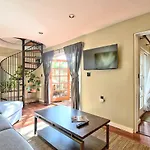 Ibis Manor