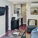 Ibis Manor