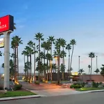 Ramada By Wyndham San Diego North Hotel & Conference Center