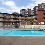 Days Inn Harbor View