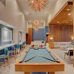Luxury Designer Suite With Rooftop Pool, Gym