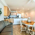 San Diego Condo On Boardwalk - Steps To Beach!