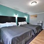 Lodge At 32Nd