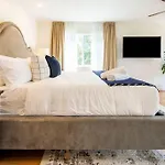 Stylish Guest House With Ocean & City Views