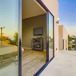 Sunset Cliffs Modern Luxury Estate W Ocean Views, Oversized Spa, Ac, Yard!