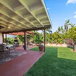 Bay Park Garden Paradise - Central Location, Ac, Washer Dryer & Private Yard!