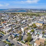 Beach Bungalow Perfection - Private Patios, Bbq Walk2Beach & Pet Friendly!