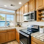 Ormond Retreat W Ocean View, Steps2Beach & Garage