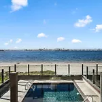 Mission Bay Dreams - W Bay Access, Parking, Pool & Spa