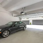 Luxury New Residence With Private Rooftop, Downtown In Minutes