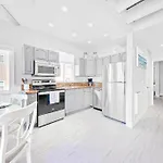 Stunning Ocean Views - Recently Renovated Home & Warm Sunsets
