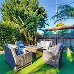 Shores Perfection - Spa, Ac, Pet Friendly, Parking, Fire Pit & Massive Private Yard!