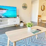 Stunning Apartment By Petco Park!