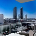 Skyline Escape In The Heart Of Downtown