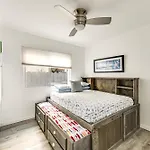 San Diego Home With Deck Walk To Mission Beach!