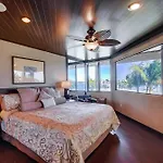 B5172 Villa On The Bay - 7 Bedroom