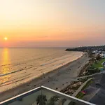 Two Bedroom Ocean Front Ocean Blvd Apartment
