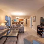 Two Bedroom Ocean Front Ocean Blvd Apartment