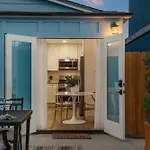 Modern And Cozy In Pb With Patio And Firepit