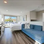 Ocean-View Home Blocks To Beach With Private Hot Tub & Rooftop Deck